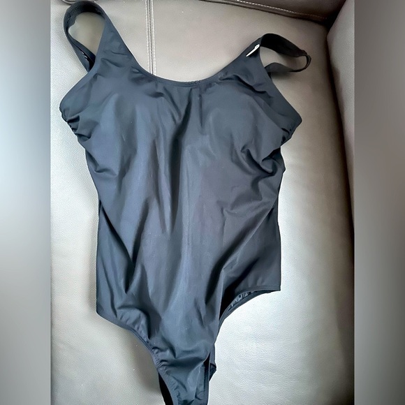 ARTESANDS One Piece Swimsuit Built In Bra Lined Scoop Neck Multi Cup Black 10 - Picture 1 of 11